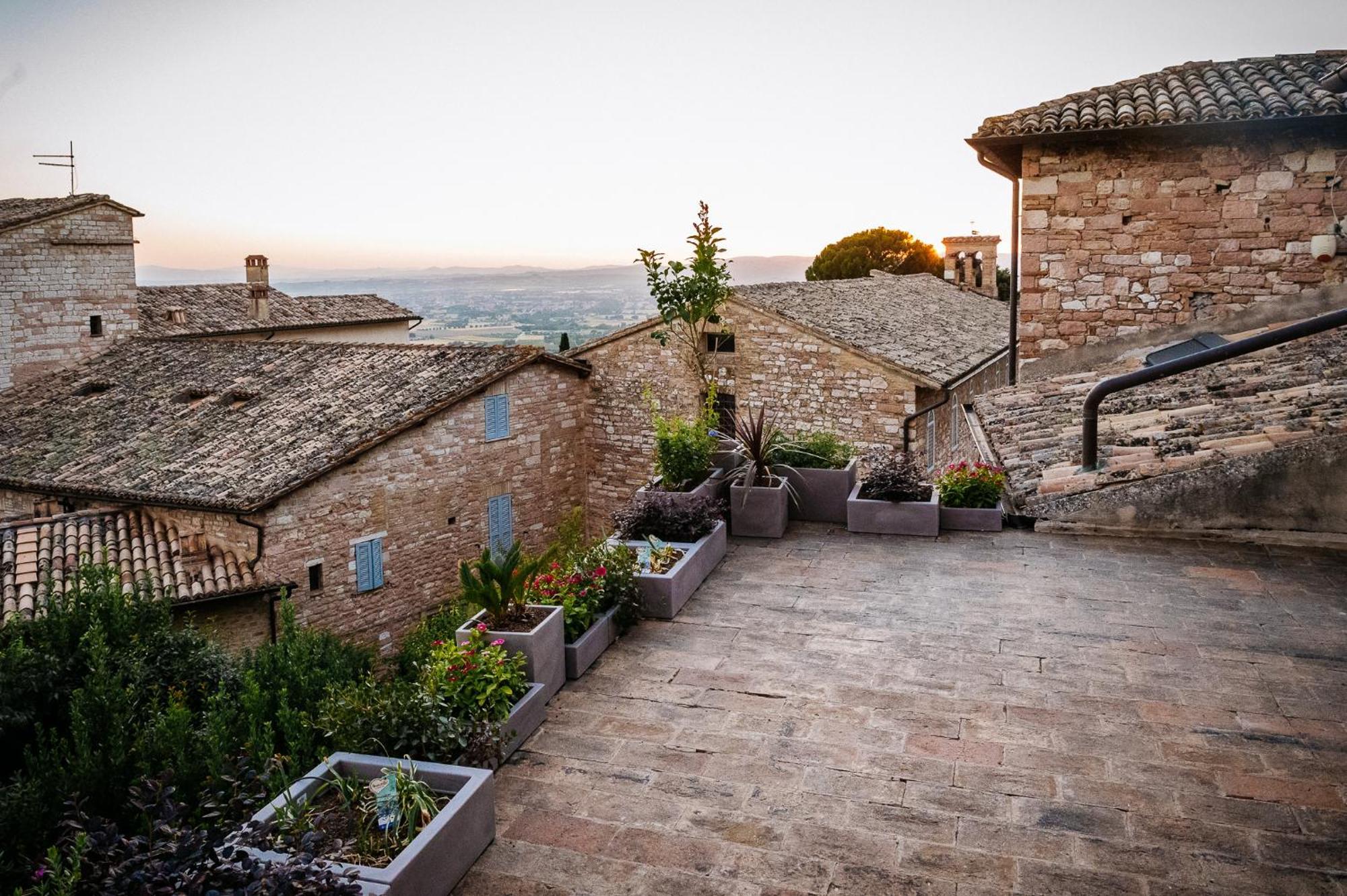 Roof Garden Rooms Ассізі Екстер'єр фото